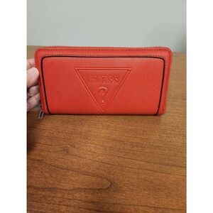 Guess Wallet Red Zip Around Baldwin Park EUC (R)